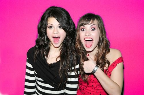 050 - 0-Demi and Selena club-0