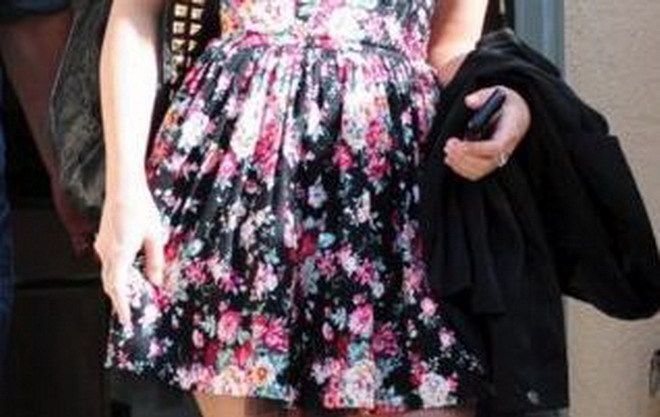 DEMI-LOVATOs-SPRING-LOOK-demi-lovato-13657256-660-417 - 0-Demi and Joe club-0
