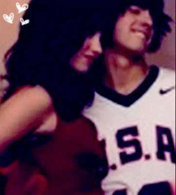 l_91bc75e3e9a76766aac6467659b5120d - 0-Demi and Joe club-0