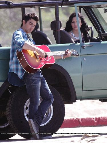 Jemi-unknown-pic-jemi-12238384-375-500 - 0-Demi and Joe club-0