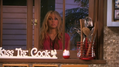 normal_hannah_montana_s04e04_de-do_da-don_t_tell_my_secret-hd_720p_web-dl_dd5_1_h264-surfer_mkv_0000