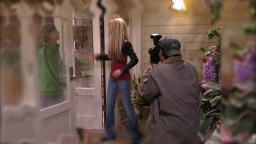 normal_hannah_montana_s04e04_de-do_da-don_t_tell_my_secret-hd_720p_web-dl_dd5_1_h264-surfer_mkv_0001
