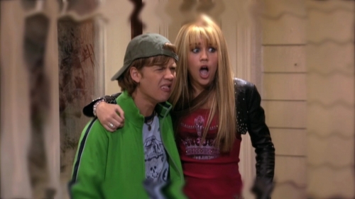 normal_hannah_montana_s04e04_de-do_da-don_t_tell_my_secret-hd_720p_web-dl_dd5_1_h264-surfer_mkv_0001