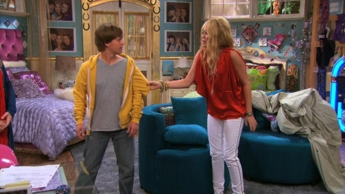 normal_hannah_montana_s04e04_de-do_da-don_t_tell_my_secret-hd_720p_web-dl_dd5_1_h264-surfer_mkv_0007