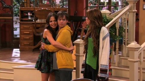 normal_hannah_montana_s04e04_de-do_da-don_t_tell_my_secret-hd_720p_web-dl_dd5_1_h264-surfer_mkv_0012