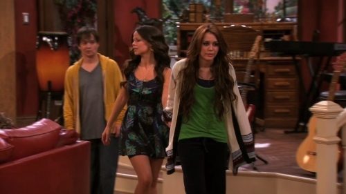 normal_hannah_montana_s04e04_de-do_da-don_t_tell_my_secret-hd_720p_web-dl_dd5_1_h264-surfer_mkv_0012