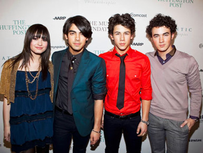 Demi+Lovato++Jonas+Brothers+jonasbrotherspremierewithdemi - 0-Demi and Jonas Brothers club-0