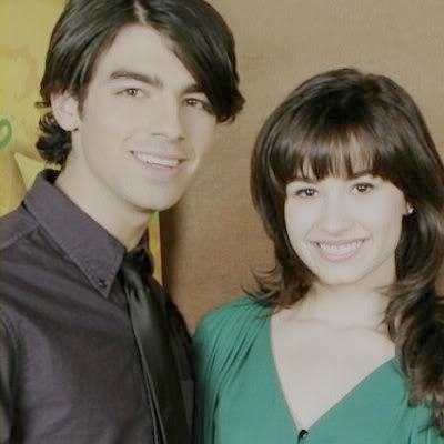 OgAAANntp7y7kLzHOXz30PGAbhlMZ6VzHfB - 0-Demi and Jonas Brothers club-0