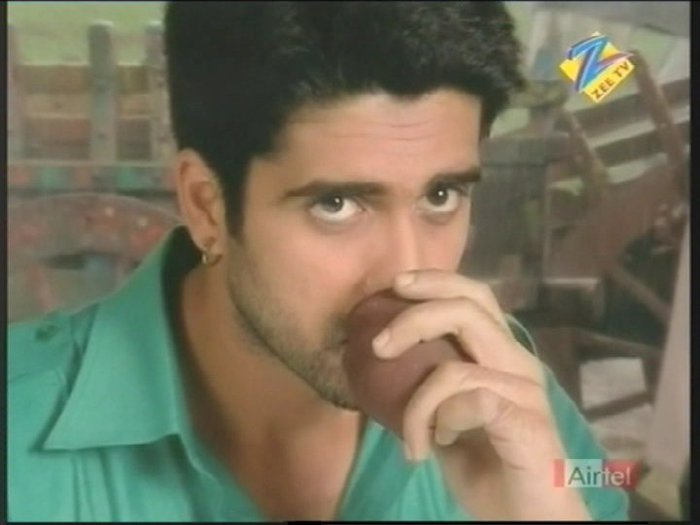 39910_117992374916013_100001157537495_105500_2660705_n - AVINASH SACHDEV