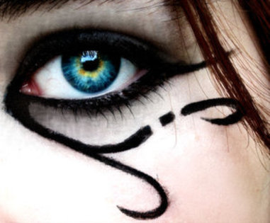 Eye_Make_up_Manip_by_Twevie - EyeSs