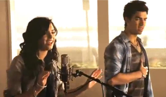 demi_lovato_joe_jonas_make_a_wave - 0-Demi and Joe-make a wave club-0