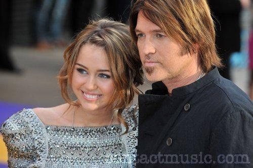 miley_and_father - cantareti