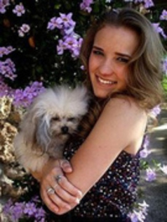 FTZHJQDXIMCISBLRBSK - emily osment