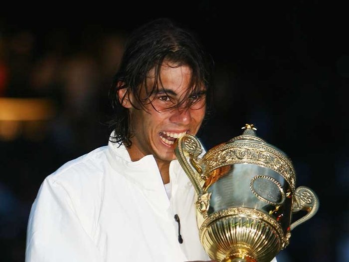 rafael-nadal-wimbledon-trophy_1009071 - poze rafael nadal