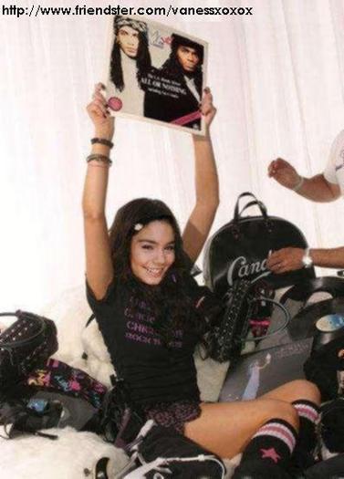 1_153476426l - Vanessa Hudgens