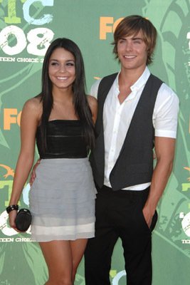 MV5BMTUyMjY2Mzc4MV5BMl5BanBnXkFtZTcwMjY5MzE4MQ@@__V1__SX267_SY400_ - Zac and Vanessa