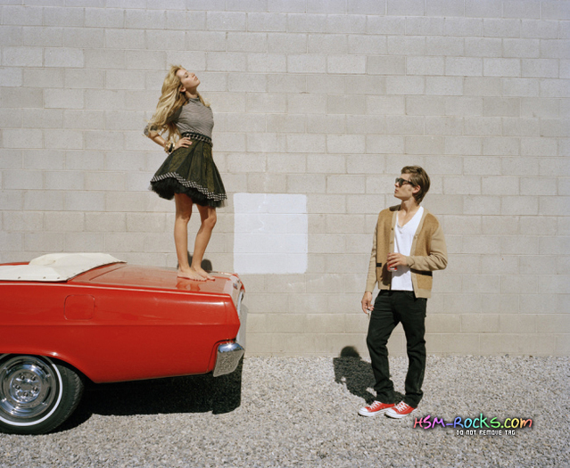 Elle-Outtake-ashley-tisdale-6286776-650-534 - Zac and Ashley