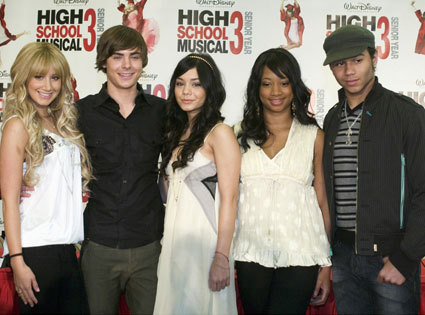 425_Tisdale_Efron_Hudgens_Bleu_050408