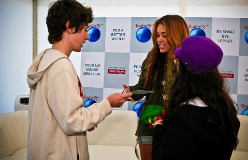 normal_014 - Rock In Rio Lisobn Meet and Greet 29th May 2010-00