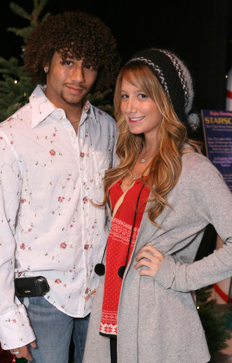 ashley-tisdale-winter-wonderland-1219-8