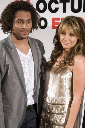 High+School+Musical+3+Senior+Year+Madrid+Premiere+I3lmtfbKaKkl - Tisdale Ashley and Corbin Bleu