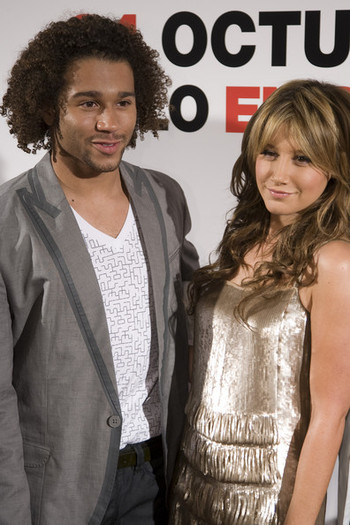 High+School+Musical+3+Senior+Year+Madrid+Premiere+JkQFltoyAT8l - Tisdale Ashley and Corbin Bleu