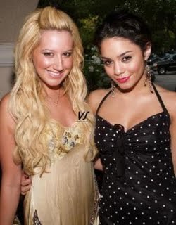 9119-ashley-and-vanessa[1] - Vanessa and Ashley