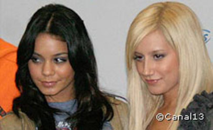 vandah5%20(1) - Vanessa and Ashley