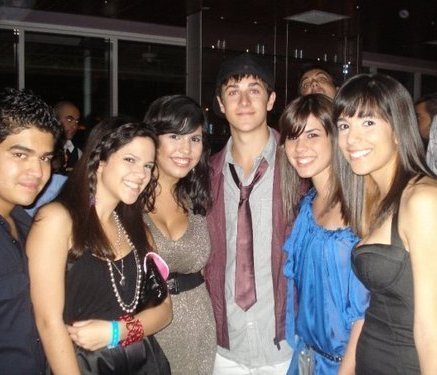 David-in-Puerto-Rico-david-henrie-6950519-437-375