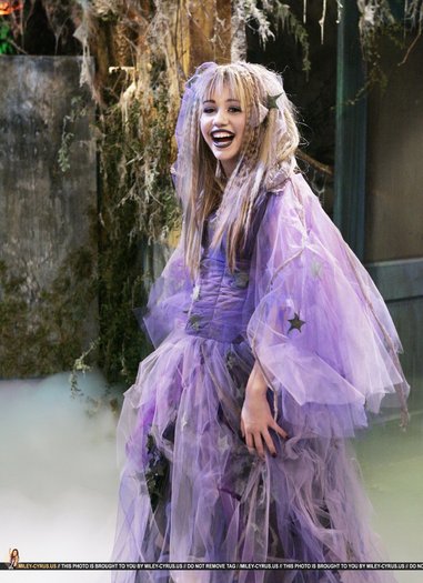 Hannah-Montana-season-1-hannah-montana-6539648-1859-2560[1]