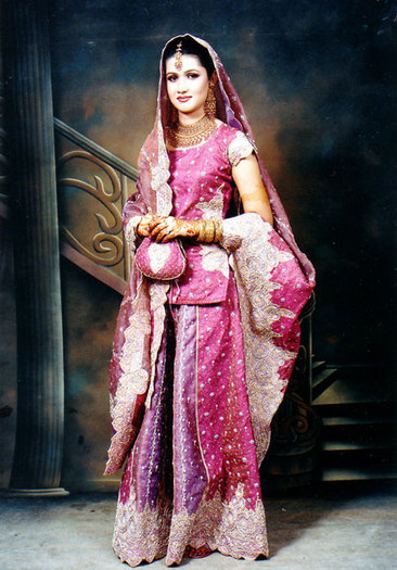 classic_indian_wedding_dress-bridal-dresses - Lengha noi II