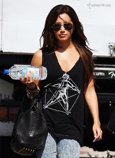 ash (104) - Ashley Tisdale