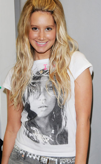 ash (142) - Ashley Tisdale