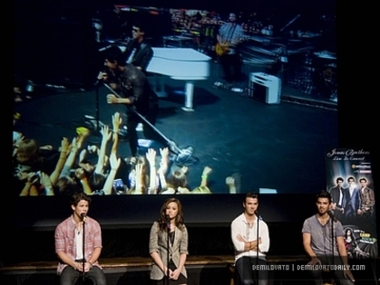 17 - AUGUST 5TH 2010-Press Conference in Chicago IL