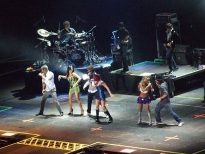 RVBILBQAGSSMMFZMEJJ - Rbd in concert