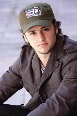 2myxffb - christopher uckermann