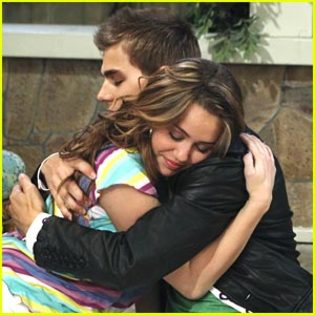 miley-cyrus-cody-linley-one - hannah montana