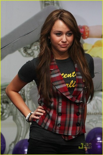 mileycyrusberlinbeauty0id1