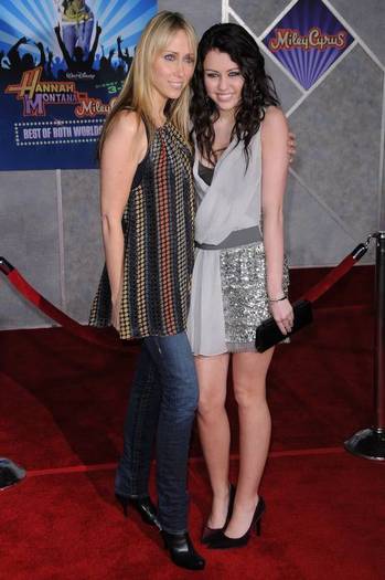 mileycyruscombestofbothas6