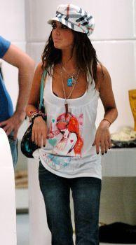 6 - Anahi la cumparaturi