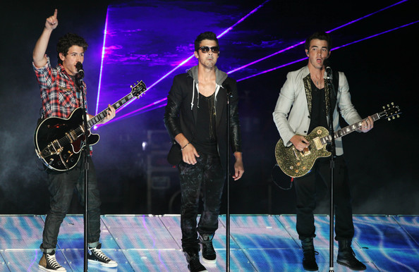 Nick+Jonas+Jonas+Brothers+Live+Concert+Tour+_2LTrbye5Gjl - Jonas Brothers Live In Concert Tour Opener