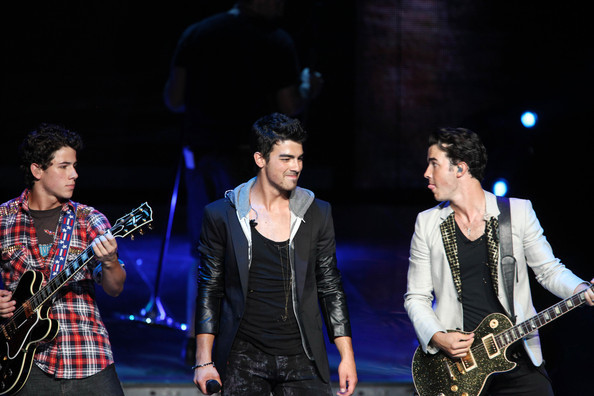 Nick+Jonas+Jonas+Brothers+Live+Concert+Tour+mgXj7cYczj-l - Jonas Brothers Live In Concert Tour Opener