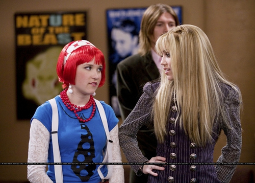 Hannah-and-Lola-hannah-montana-11399314-500-358