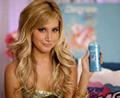 18850512_TNPOKTXAM - poze cu ashley tisdale