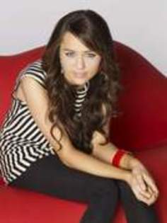 16134166_VYDQHMCGU - MILEY CYRUS la sedinte foto