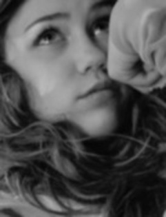 17594799_GXWEMYXSE - poze personale cu miley cyrus