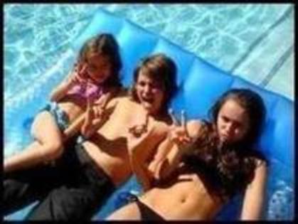 17594809_ZEBRBICMI - poze personale cu miley cyrus