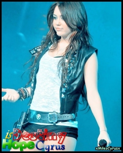 18922593brnthaxeu - Miley And Hannah