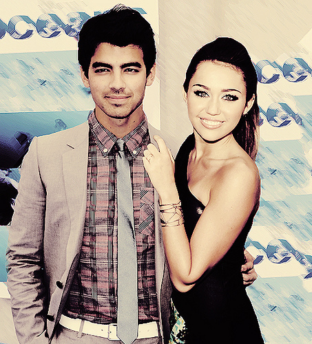 4532767662_ffa05b4d2a - Miley And Hannah