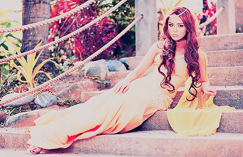 4673018208_178d04a787 - Miley And Hannah